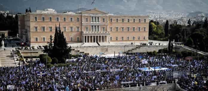 ΧΑΛΑΣΜΟΣ: ΒΟΥΛΙΑΖΕΙ Η ΑΘΗΝΑ ΑΠΟ 1.5 ΕΚΑΤΟΜΜΥΡΙΟ ΚΟΣΜΟ – ΣΟΚ ΣΤΟ ΠΟΛΙΤΙΚΟ ΣΥΣΤΗΜΑ!