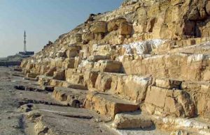 Η «Χαμένη Πυραμίδα» στο Abu Rawash της Αιγύπτου. Μια ακραία υπόθεση πέρα από την κλασική αρχαιολογία Η «Χαμένη Πυραμίδα» στο Abu Rawash της Αιγύπτου. Μια ακραία υπόθεση πέρα από την κλασική αρχαιολογία