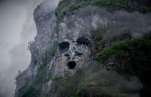 Αρχαία Ελληνική Γραφή, ίσως 30.000 ετών, σε Σήραγγα των Πυραμίδων της Βοσνίας