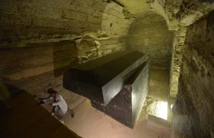 Τι είναι τα Πέτρινα Κουτιά στα Υπόγεια των Πυραμίδων;