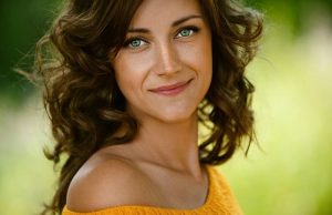 Ελένη: Το Μυστηριώδες Όνομα και Κάποια Πράγματα Ακόμα που Μάλλον Δεν Γνωρίζετε ωραία γυναίκα