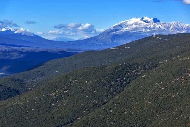 Καταπληκτικό χειμερινό τοπίο Πίνδου βουνό