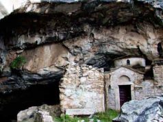 Το μακάβριο εύρημα στην Σπηλιά του Νταβέλη που βρίσκεται σε Μουσείο και λίγοι γνωρίζουν Το μακάβριο εύρημα στην Σπηλιά του Νταβέλη που βρίσκεται σε Μουσείο και λίγοι γνωρίζουν