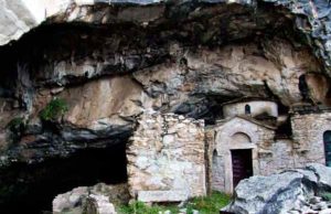 Το μακάβριο εύρημα στην Σπηλιά του Νταβέλη που βρίσκεται σε Μουσείο και λίγοι γνωρίζουν Το μακάβριο εύρημα στην Σπηλιά του Νταβέλη που βρίσκεται σε Μουσείο και λίγοι γνωρίζουν