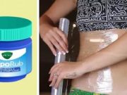 Έβαλε Vicks στην Κοιλιά της και την Τύλιξε με Διάφανη Μεμβράνη. Μια Ώρα Μετά ΔEN Πίστευε στα Μάτια της Έβαλε Vicks στην Κοιλιά της και την Τύλιξε με Διάφανη Μεμβράνη