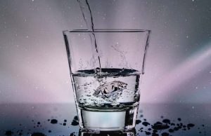 Βάλε Χοντρό Αλάτι και Νερό σε Διάφανο Μπολ Κάτω από το Κρεβάτι σου ΝΑ ΣΩΘΕΙΣ