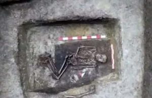 Το μυστήριο του τρίτου χεριού που βρέθηκε σε τάφο 4.000 χρόνων στην Βουλγαρία