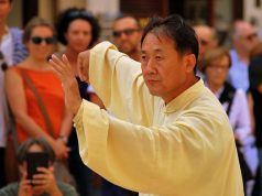 Σπάνιο βίντεο ενός δάσκαλου να χειρίζεται την ενέργεια Τσι