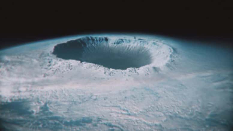 Η Ανταρκτική Είναι η Είσοδος προς Έναν Αρχαίο Ανώτερο Πολιτισμό από Κάτω μας στην Κούφια Γη; (video)