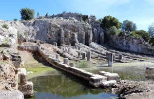 Οινιάδες: Προκατακλυσμιαία Ερείπια στο Κέντρο της Ελλάδας;