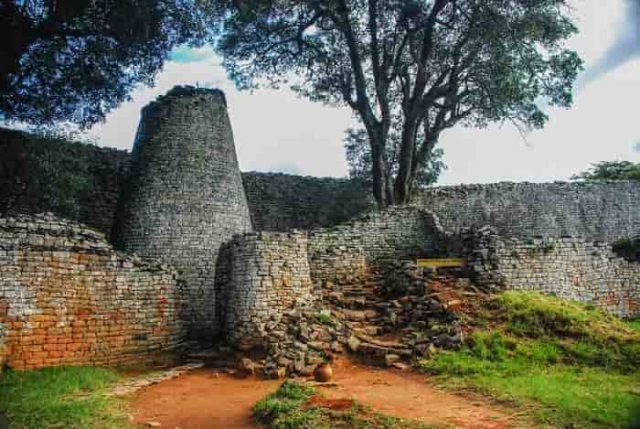 Ερείπια στη Ζιμπάμπουε ως μέρος από την Αυτοκρατορία των Ανουνάκι