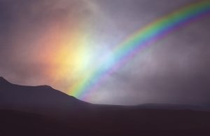 Εμφάνιση Ουράνιου Τόξου τα Μεσάνυχτα