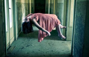 Ο Ανεξήγητος Θάνατος μίας Κοπέλας και τα Παράδοξα Γεγονότα που Ακολούθησαν