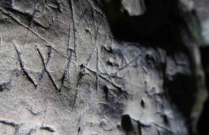 Μηνύματα που Απέτρεπαν το «Κακό» να Βγει από το «Εσωτερικό της Γης», από τον Κάτω Κόσμο μέσω των Σπηλαίων