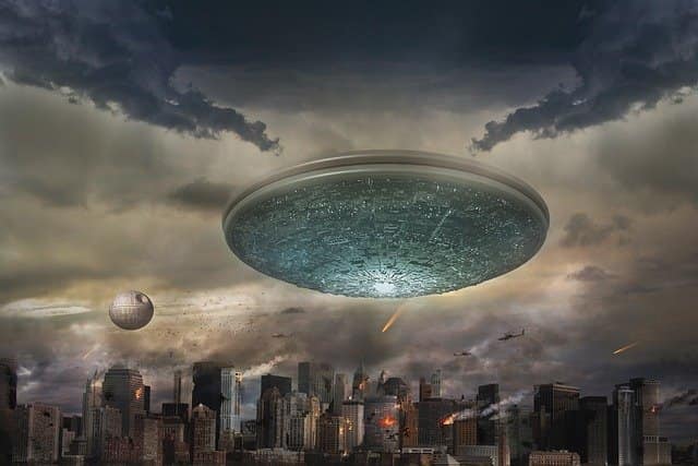 Εχθρική εισβολή UFOs στο κοντινό μέλλον (sci-fi)