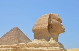 Στην ουρά της Σφίγγας υπάρχει κρυφή πόρτα που κάποιοι σφράγισαν και ίσως οδηγεί στο εσωτερικό της Η Μεγάλη Σφίγγα της Αιγύπτου