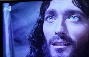 «Ο Ιησούς από τη Ναζαρέτ»: Το «Τρικ» του Τζεφιρέλι στο Βλέμμα του Πάουελ που Καθηλώνει «Ο Ιησούς από τη Ναζαρέτ», του Τζεφιρέλι