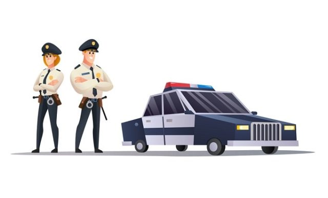 άντρας και γυναίκα τροχονόμοι έξω από περιπολικό