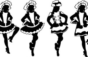 Ανέκδοτο. Γίνεται αστυνομική έφοδος σε έναν οίκο ανοχής και βγάζουν έξω όλες τις κοπέλες