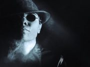 Συνομιλία με Άντρα 3000 χρονών που Ζει στη Γη σε Ανθρώπινο Σώμα