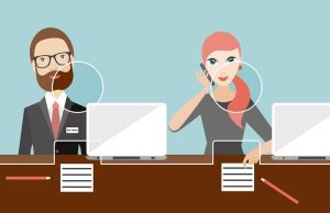 Ανέκδοτο: Πλούσιος Έλληνας πάει σε μια τράπεζα και ζητάει δάνειο δύο τραπεζικού υπάλληλοι πίσω από τον γκισέ