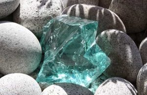 Ειδική πέτρα που ανιχνεύει αγγέλους, πνεύματα και φαντάσματα, πουλάει πάμφθηνα η Amazon