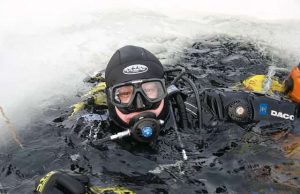 Πιλότος Πολεμικού Ναυτικού. Μυστηριώδης «μαύρη μάζα» αναδύθηκε από τον ωκεανό και κατάπιε μια τορπίλη