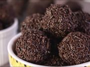 Τρουφάκια με μπισκότα oreo και τυρί κρέμα, έτοιμα σε 10 λεπτά, για κέρασμα ή την λιγούρα Τρουφάκια με μπισκότα oreo και τυρί κρέμα