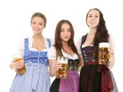 Ανέκδοτο: Ήταν ένα ζευγάρι που ο άντρας ήθελε να βγει να μπερμπαντέψει 3 γυναίκες που κρατούν ποτήρια μπύρας