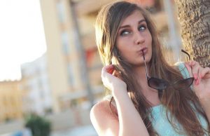 10 παράξενα πράγματα που οι άντρες βρίσκουν ελκυστικά στις γυναίκες