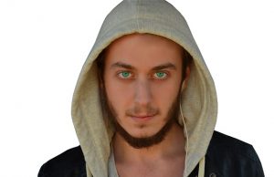 Μάτια 44χρονου «έβγαζαν φως» μέσα από την ίριδα