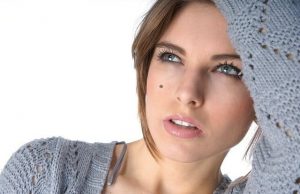 Τι φανερώνει για τον χαρακτήρα μας αν έχουμε ελιά σε 7 συγκεκριμένα σημεία του σώματος