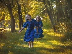 Η μυστηριωδώς τεκμηριωμένη μετενσάρκωση των διδύμων Pollock στην ίδια οικογένεια