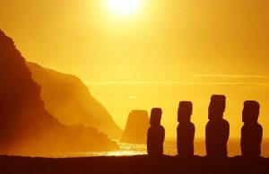 Υπάρχει διαστατική πύλη στο Νησί του Πάσχα που σύντομα θα παίξει σημαντικό ρόλο, ισχυρίζεται ο Sixto Paz