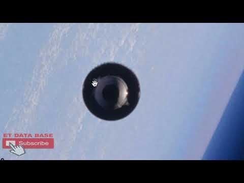 Το αντικείμενο που φωτογράφισε το διαστημικό λεωφορείο Atlantis και δηλώθηκε επίσημα ως δορυφόρος, αλλά ερευνητής ισχυρίζεται ότι είναι ΑΤΙΑ (video)