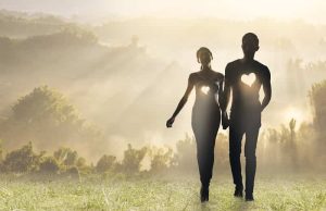 Ποια ζώδια ταιριάζουν περισσότερο μεταξύ τους ζευγάρι με φωτεινές καρδιές