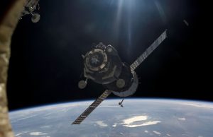 Μεγάλα σμήνη ΑΤΙΑ φτάνουν στη Γη σε εικόνες που καταγράφηκαν από τον Διεθνή Διαστημικό Σταθμό