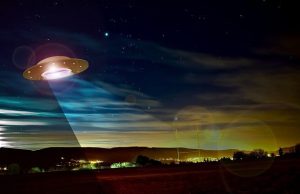 Καλαμάτα: Ιπτάμενο φωτεινό αντικείμενο στον ουρανό της Καλαμάτας (video)