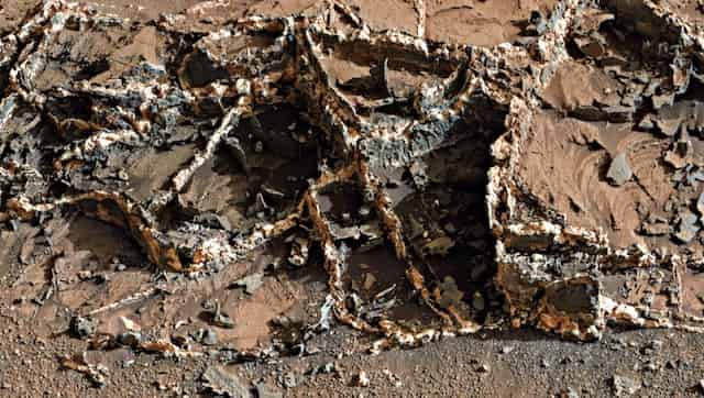 Ερείπια αρχαίας πόλης στον Άρη, νοήμονος πολιτισμού, πιστεύει ότι εντόπισε ερευνητής, σε επίσημη φωτό της NASA, λόγω τρομερής ομοιότητας με αντίστοιχα στην Γη