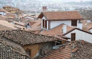 Λάρισα. Ωστικό κύμα πιθανού ΑΤΙΑ ξηλώνει σκεπή σε χωριό του δήμου Αγιάς Λάρισα. Ωστικό κύμα πιθανού ΑΤΙΑ ξηλώνει σκεπή σε χωριό του δήμου Αγιάς