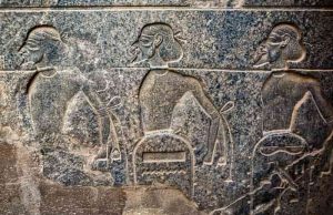 Υκσώς. Η Κυριαρχία τους στην Αρχαία Αίγυπτο ανάγλυφο με αιχμάλωτους Υκσώς