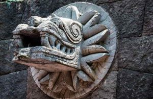 Κετζαλκόατλ το Φτερωτό Φίδι. Σόλοτλ, ο Φέρων τη Φωτιά Κετζαλκόατλ