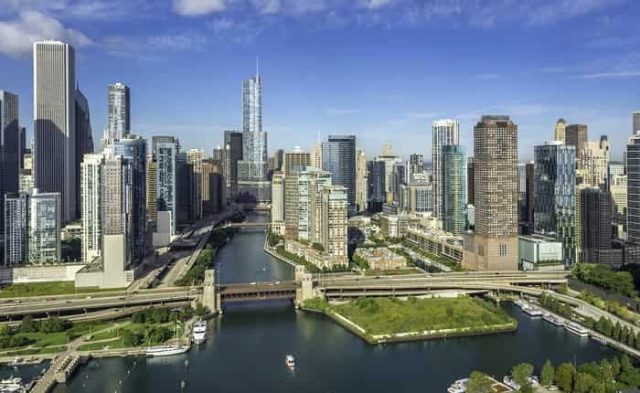 Εναέρια άποψη του Σικάγου που κινδυνεύει από Υπόγεια Κλιματική Αλλαγή.